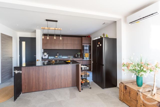 Appartement F3 à vendre - 3 pièces - 75 m2 - Mandelieu La Napoule - 06 - PROVENCE-ALPES-COTE-D-AZUR