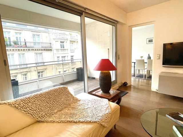 Appartement F3 à vendre - 3 pièces - 72 m2 - Paris - 75008 - ILE-DE-FRANCE