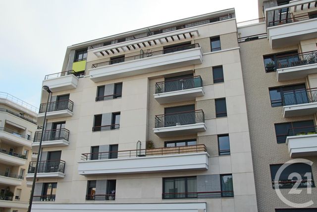 Appartement F2 à vendre - 2 pièces - 46,70 m2 - Suresnes - 92 - ILE-DE-FRANCE
