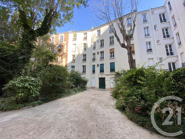 Appartement à louer - 2 pièces - 45 m2 - Paris - 75018 - ILE-DE-FRANCE